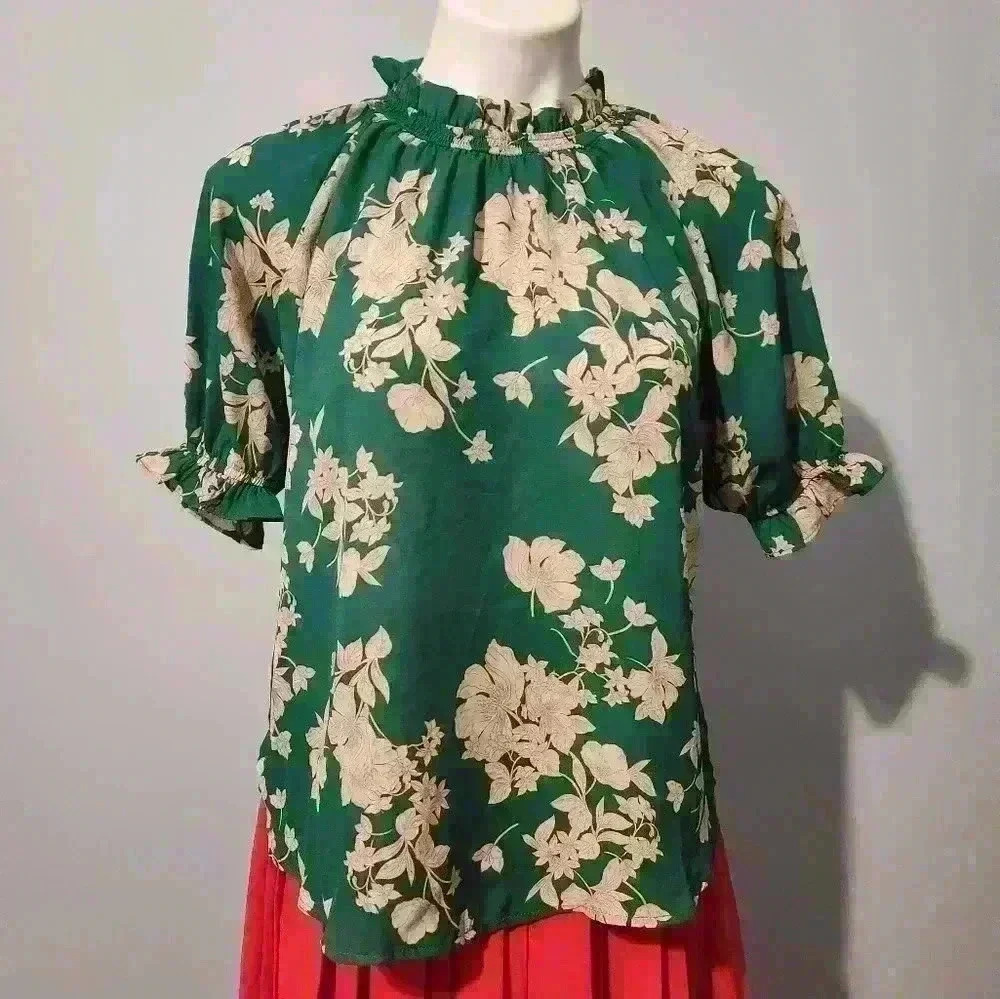 Green floral top